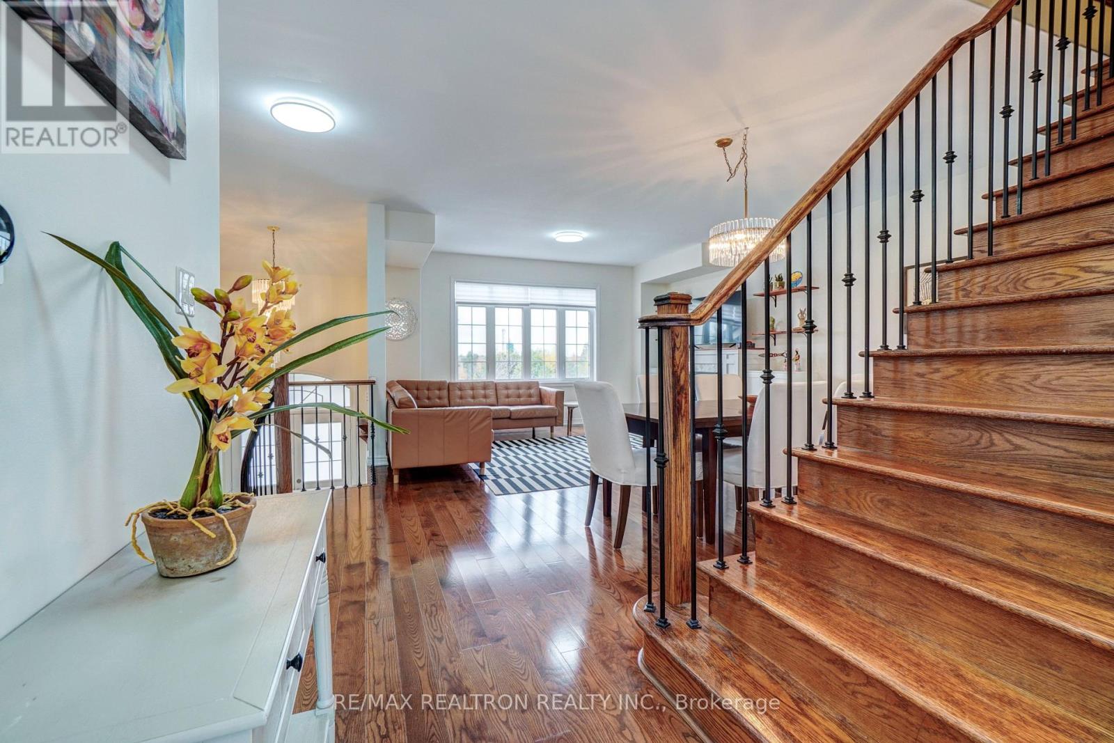 13 Arthur Case Crescent, East Gwillimbury, Ontario  L0G 1M0 - Photo 25 - N12866642