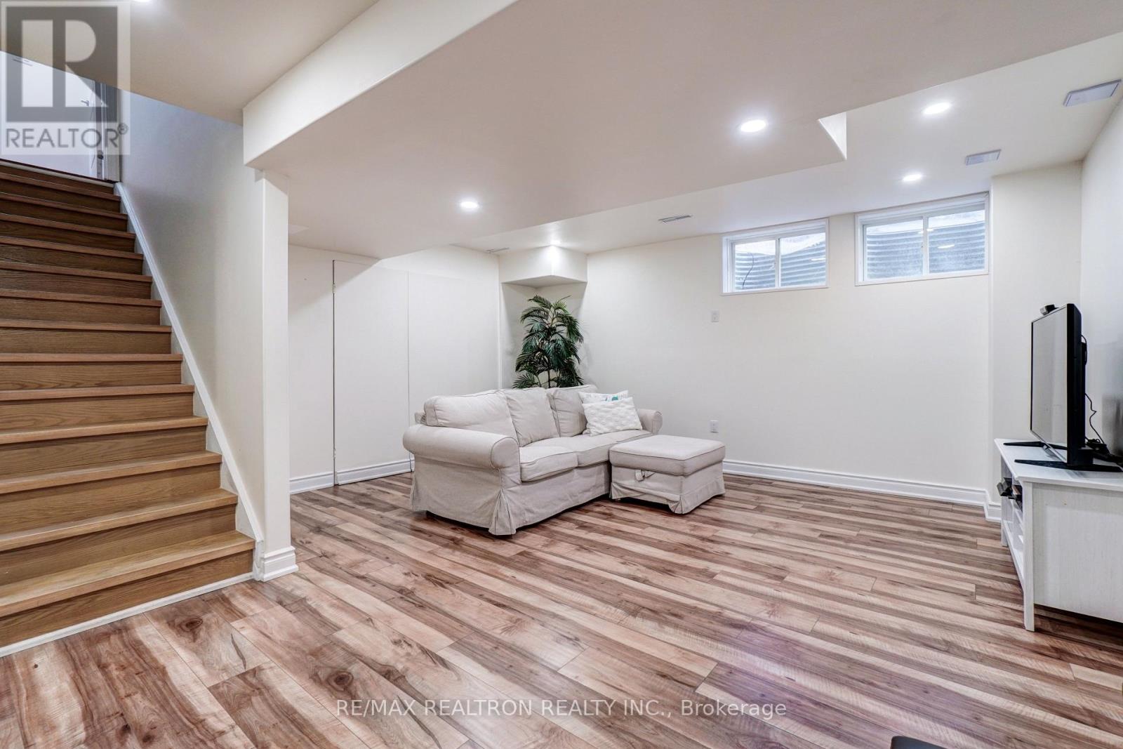 13 Arthur Case Crescent, East Gwillimbury, Ontario  L0G 1M0 - Photo 37 - N12866642