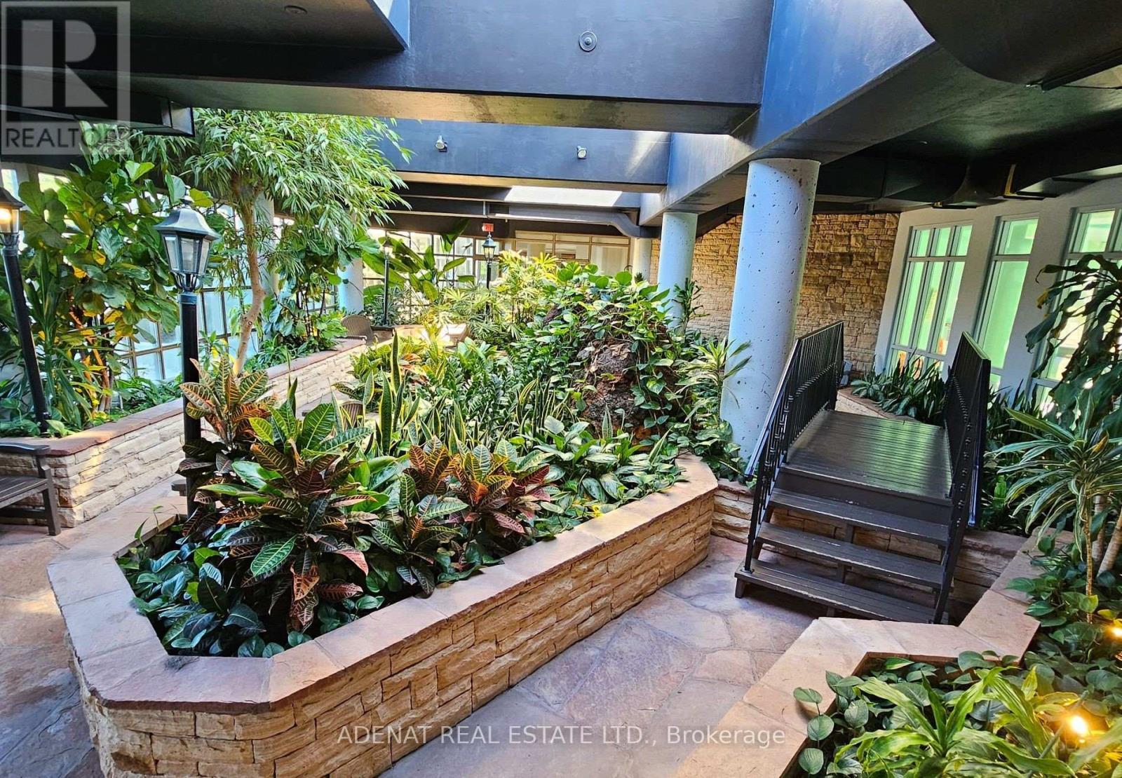 1810 - 7 Townsgate Drive, Vaughan, Ontario  L4J 7Z2 - Photo 10 - N12866728