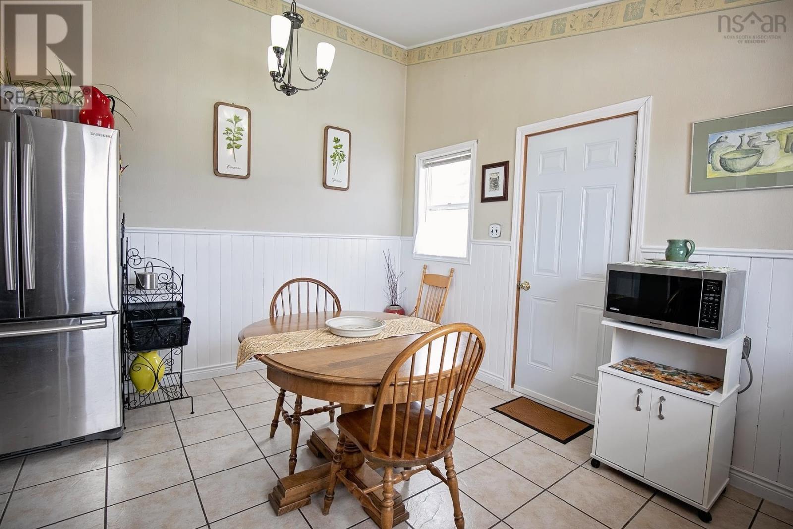 255 Victoria Street E, Amherst, Nova Scotia  B4H 1Z1 - Photo 14 - 202604238