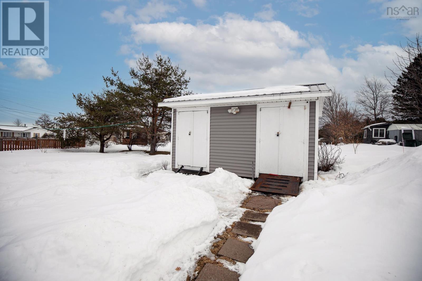 255 Victoria Street E, Amherst, Nova Scotia  B4H 1Z1 - Photo 9 - 202604238