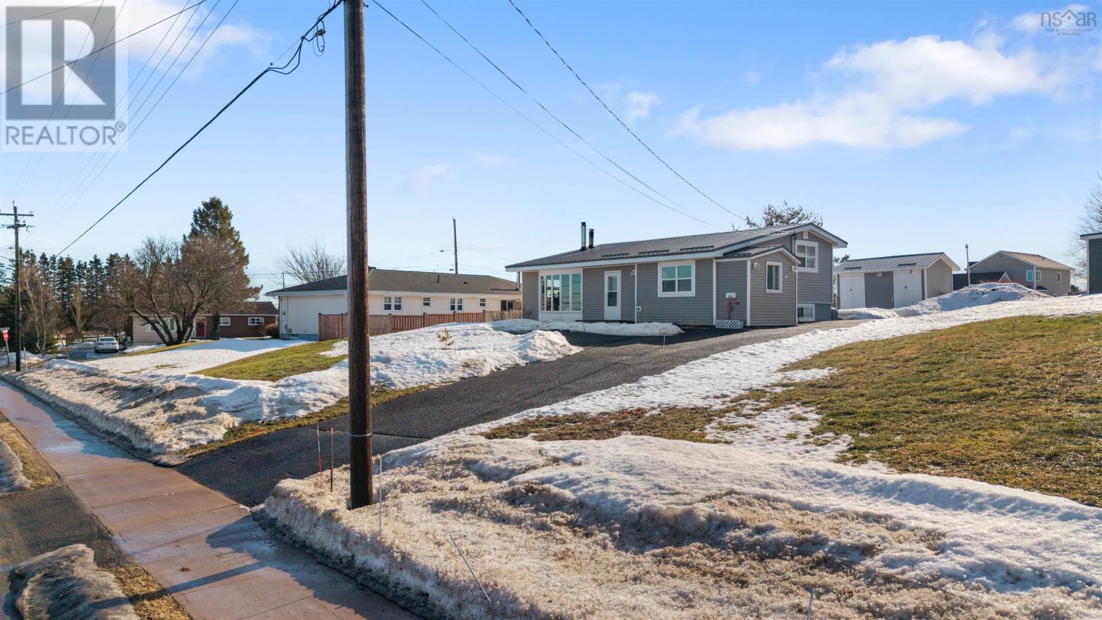 255 Victoria Street E, Amherst, Nova Scotia  B4H 1Z1 - Photo 3 - 202604238