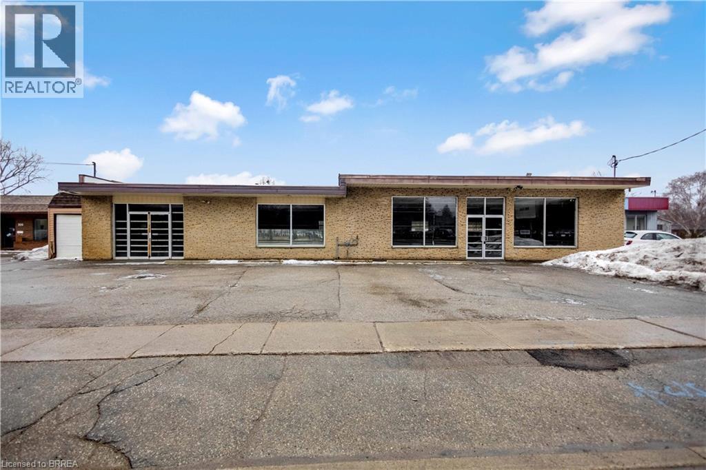 164 Charing Cross Street, Brantford, Ontario  N3R 2J4 - Photo 2 - 40811087