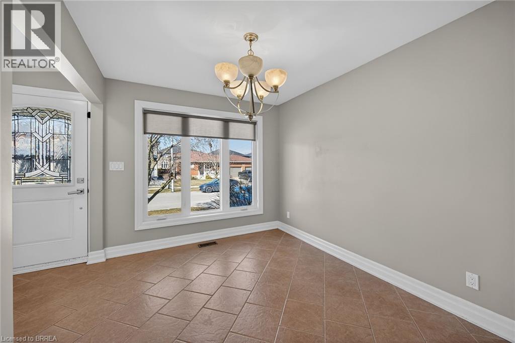 19 Cumberland Street, Brantford, Ontario  N3S 7J6 - Photo 9 - 40811056