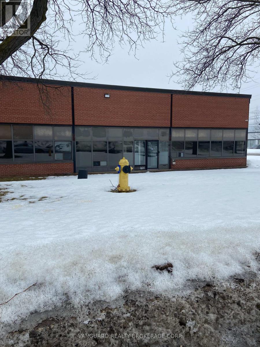 100 BRISBANE ROAD, Toronto, Ontario