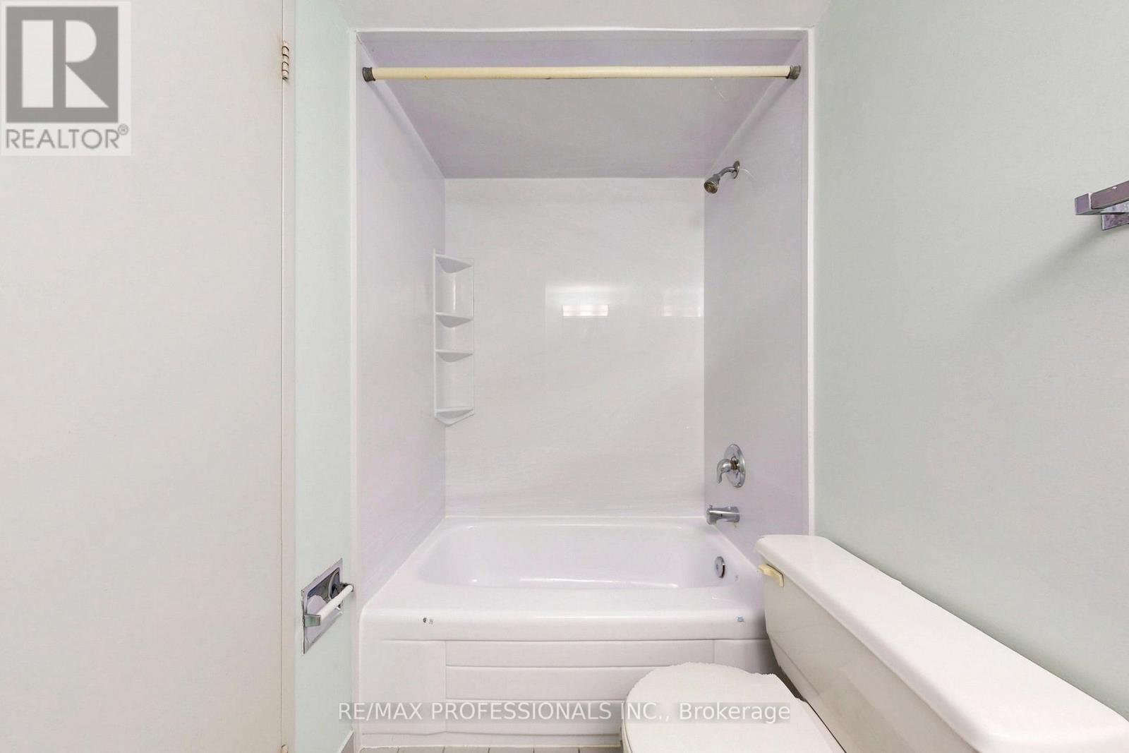 1911 - 10 Markbrook Lane, Toronto, Ontario  M9V 5E3 - Photo 15 - W12866610