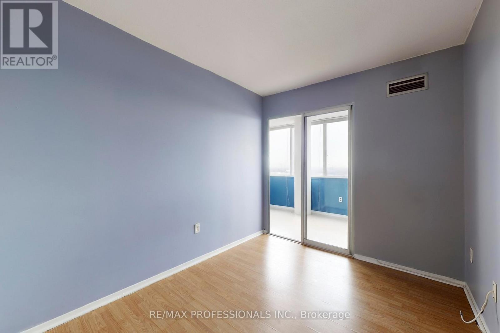 1911 - 10 Markbrook Lane, Toronto, Ontario  M9V 5E3 - Photo 16 - W12866610