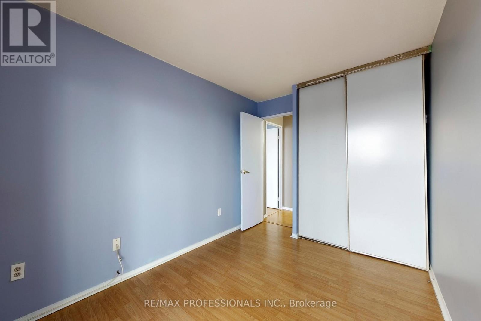 1911 - 10 Markbrook Lane, Toronto, Ontario  M9V 5E3 - Photo 17 - W12866610