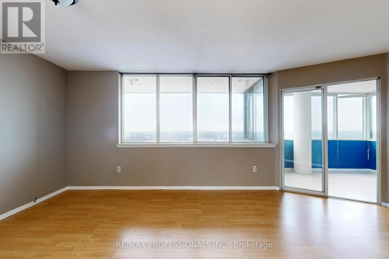 1911 - 10 Markbrook Lane, Toronto, Ontario  M9V 5E3 - Photo 5 - W12866610