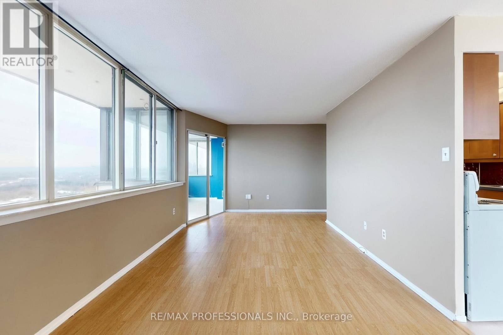 1911 - 10 Markbrook Lane, Toronto, Ontario  M9V 5E3 - Photo 6 - W12866610