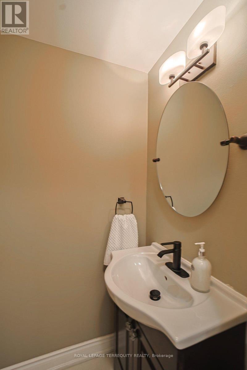 43 - 1221 Dundix Road, Mississauga, Ontario  L4Y 3Y9 - Photo 11 - W12866614