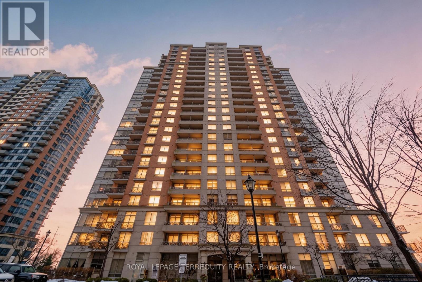 1727 - 5233 DUNDAS STREET W, Toronto, Ontario