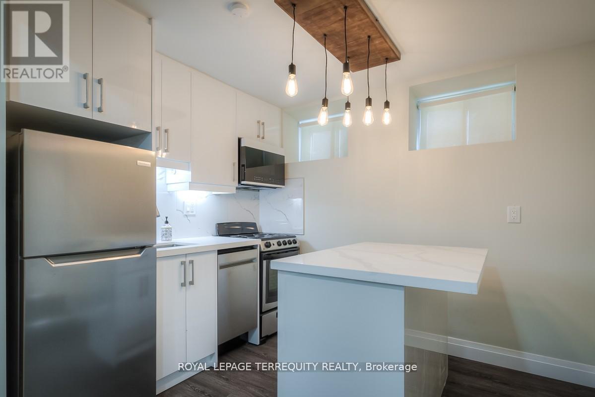 5 - 135 Jane Street, Toronto, Ontario  M6S 3Y7 - Photo 17 - W12866680
