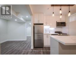 5 - 135 JANE STREET, Toronto, Ontario