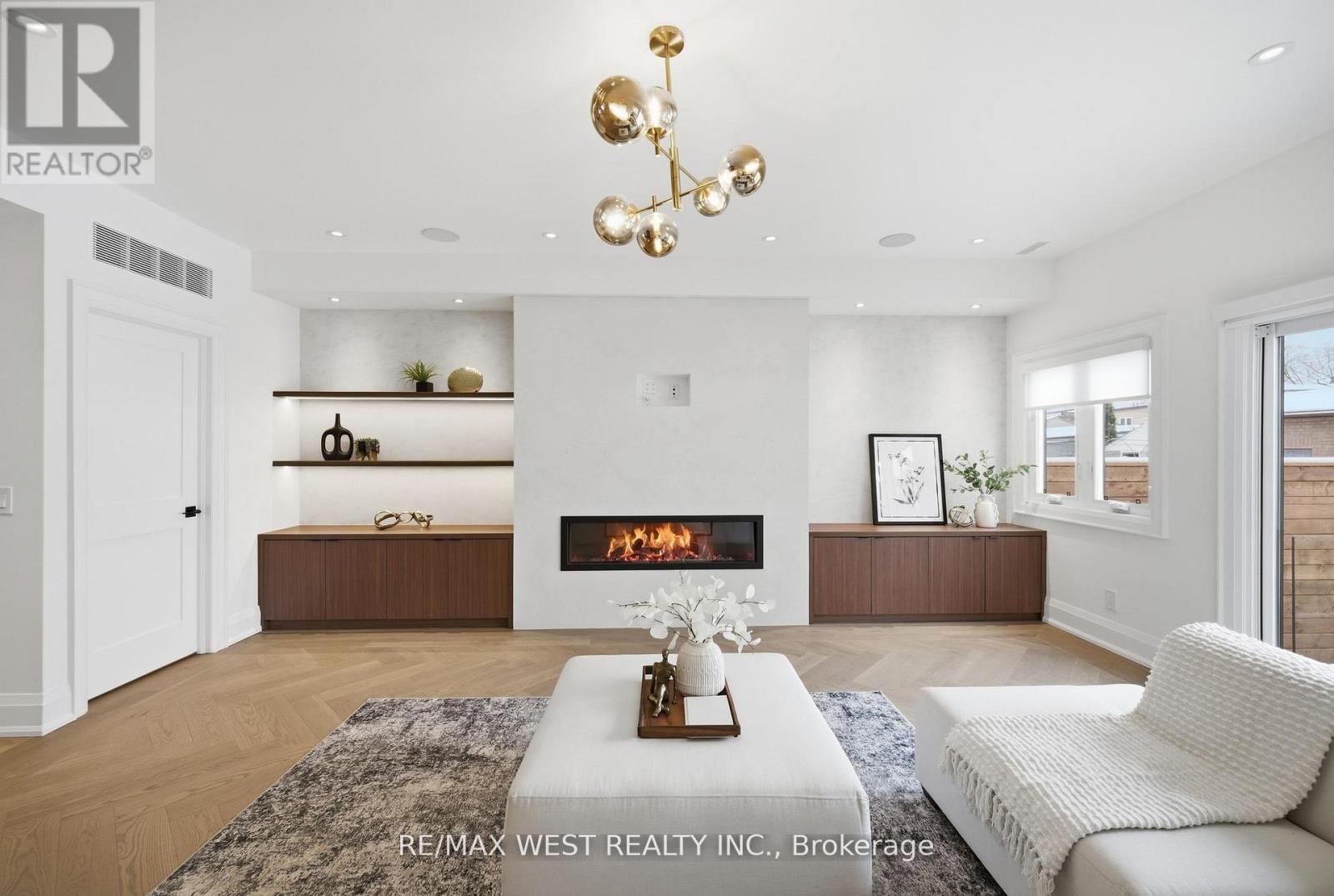 390 St Clarens Avenue, Toronto, Ontario  M6H 3W3 - Photo 14 - C12850086