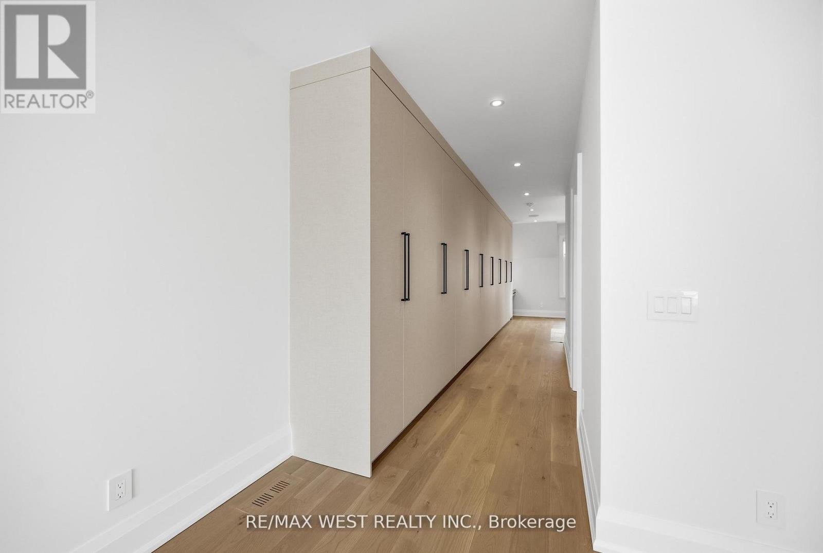 390 St Clarens Avenue, Toronto, Ontario  M6H 3W3 - Photo 23 - C12850086