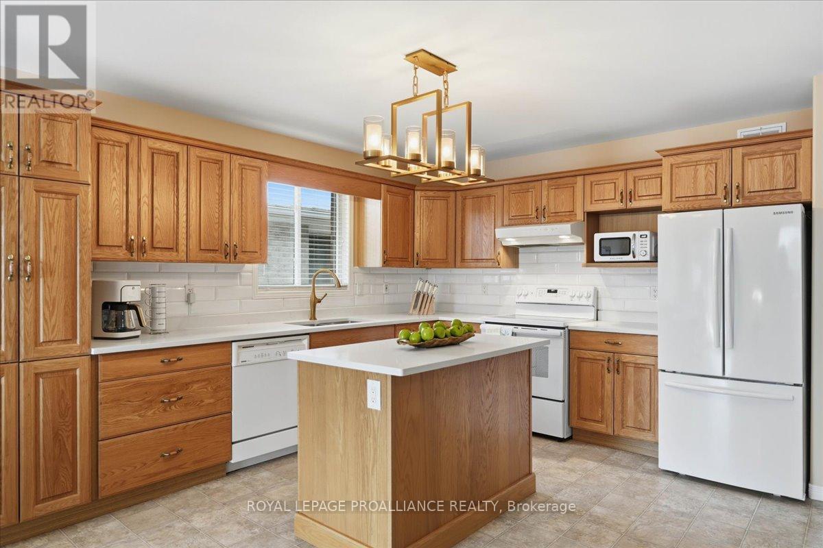 102 Hickory Grove, Belleville, Ontario  K8N 5Z2 - Photo 10 - X12865370