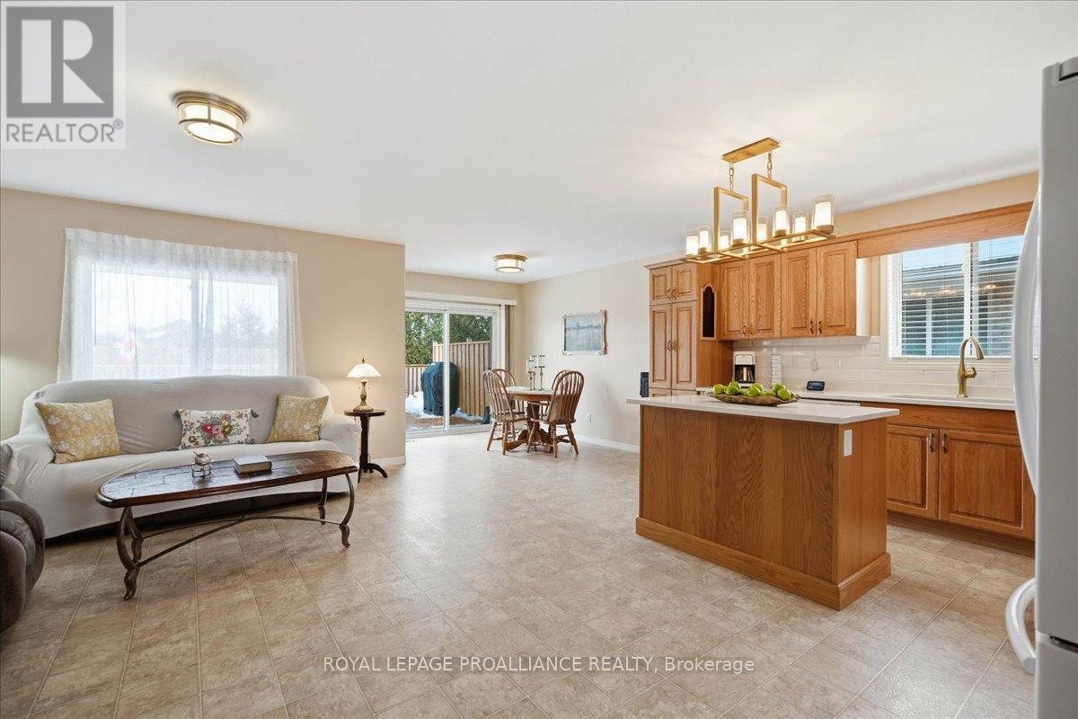 102 Hickory Grove, Belleville, Ontario  K8N 5Z2 - Photo 11 - X12865370