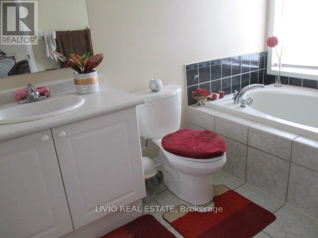 14 Pennyroyal Crescent, Brampton, Ontario  L6S 6J8 - Photo 18 - W12855502