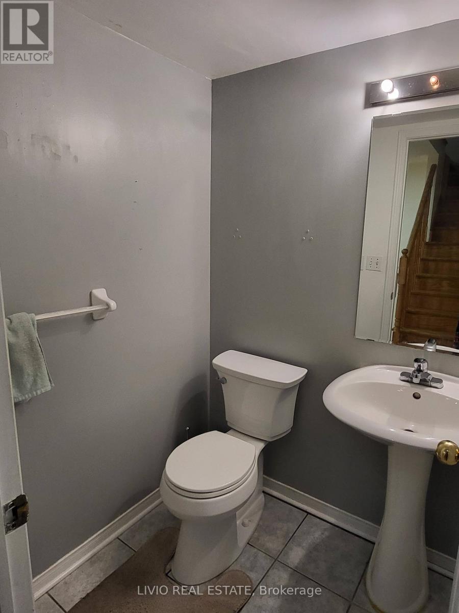 14 Pennyroyal Crescent, Brampton, Ontario  L6S 6J8 - Photo 15 - W12855502