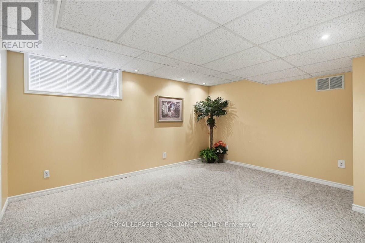 102 Hickory Grove, Belleville, Ontario  K8N 5Z2 - Photo 36 - X12865370