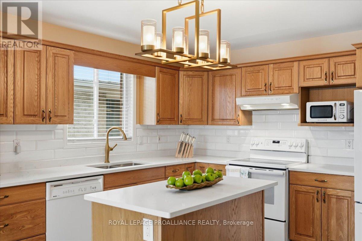 102 Hickory Grove, Belleville, Ontario  K8N 5Z2 - Photo 9 - X12865370