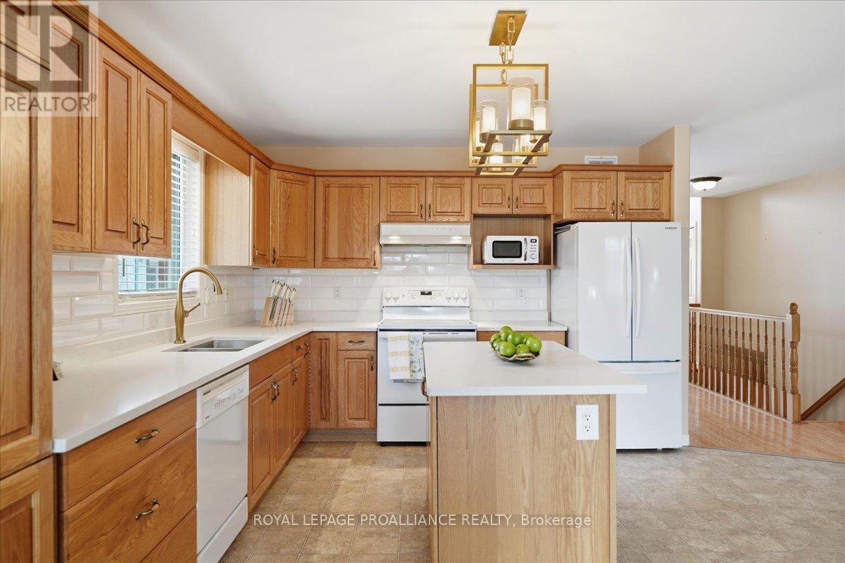 102 Hickory Grove, Belleville, Ontario  K8N 5Z2 - Photo 8 - X12865370