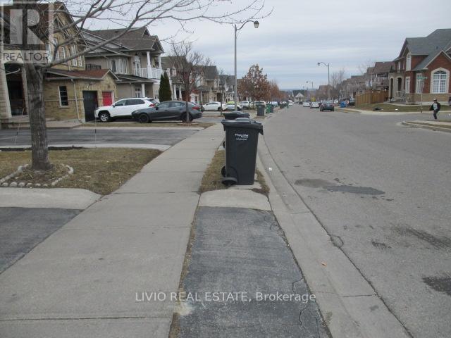 14 Pennyroyal Crescent, Brampton, Ontario  L6S 6J8 - Photo 32 - W12855502