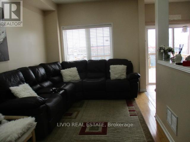 14 Pennyroyal Crescent, Brampton, Ontario  L6S 6J8 - Photo 8 - W12855502