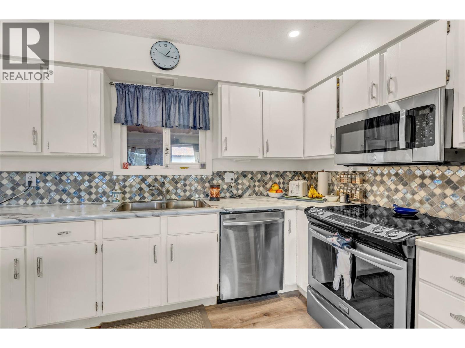 738 Kettle Avenue, Oliver, British Columbia  V0H 1T0 - Photo 6 - 10378699