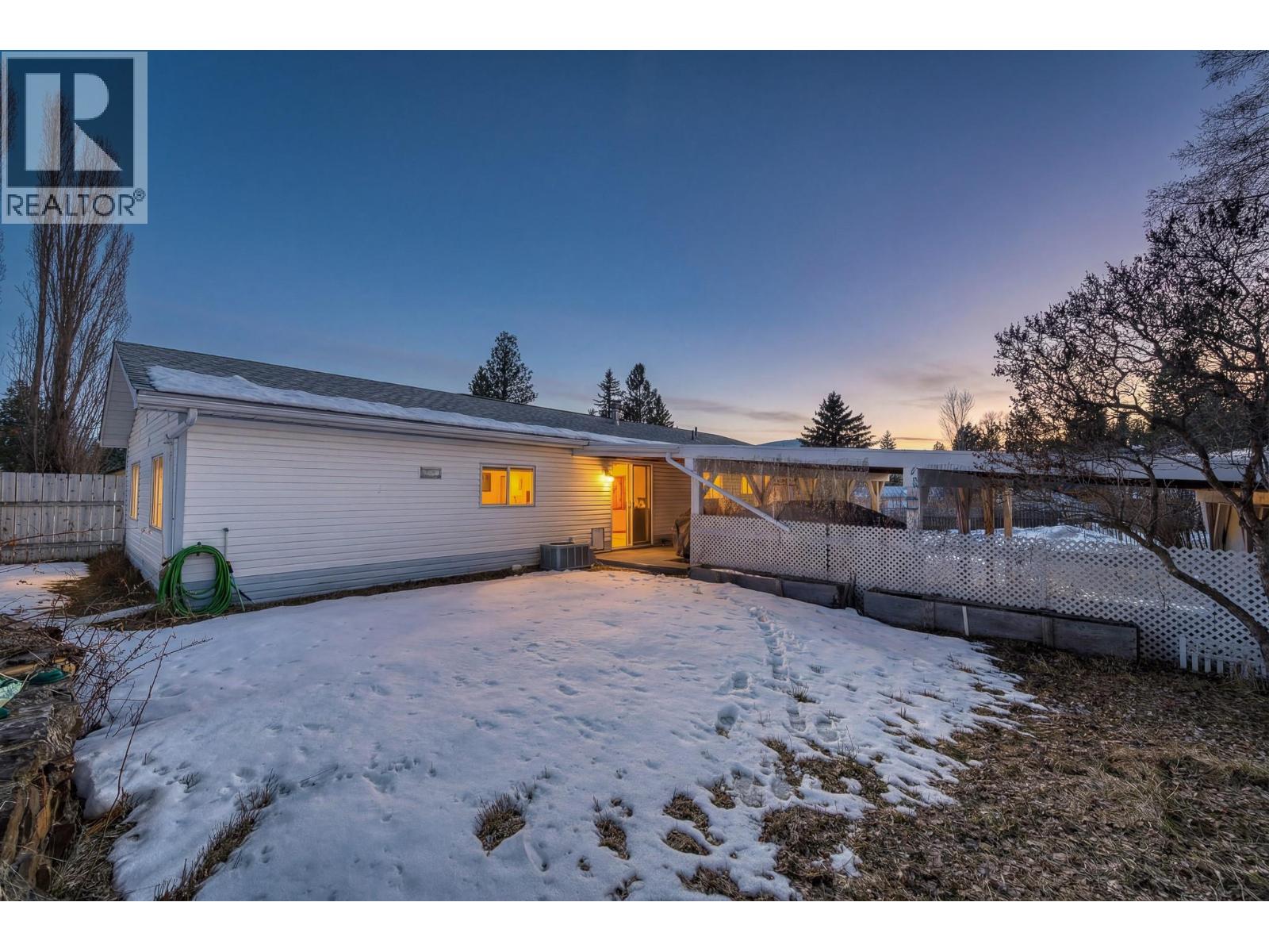 858 301st Street, Kimberley, British Columbia  V1A 3J9 - Photo 3 - 10377385