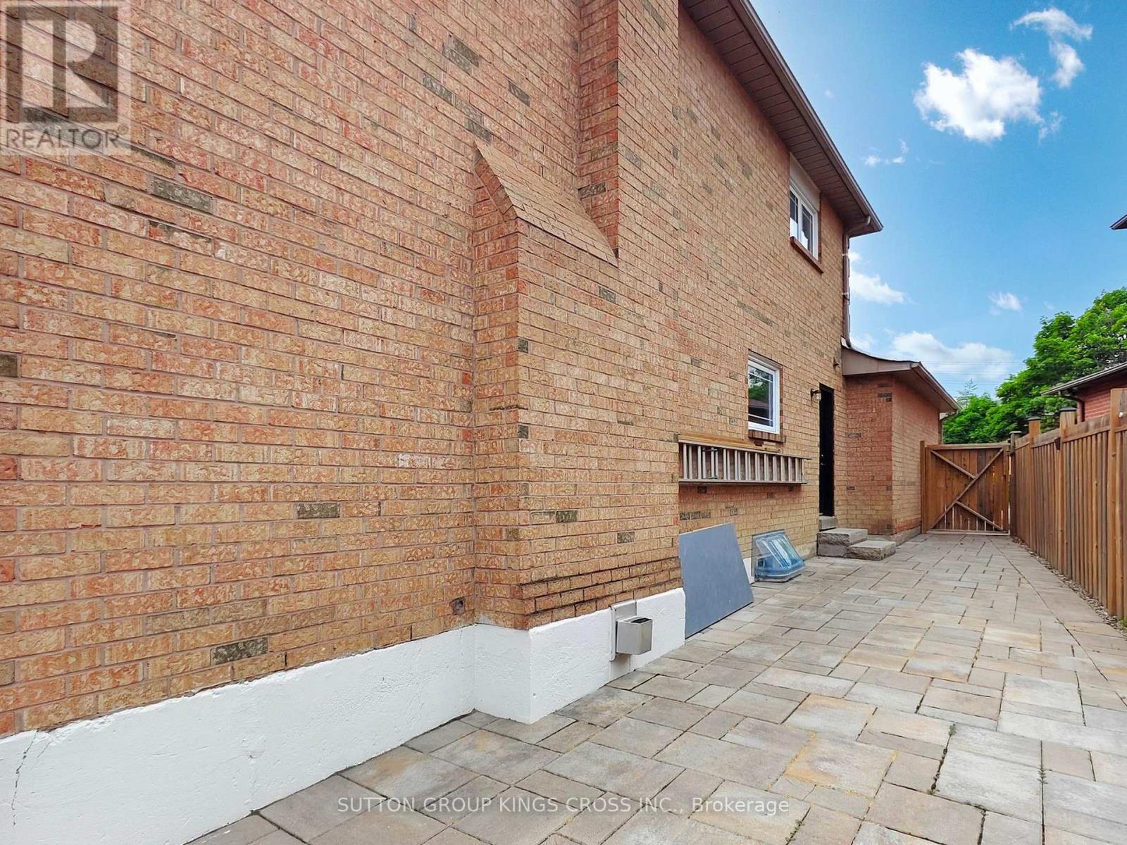 2730 Hammond Road, Mississauga, Ontario  L5K 2M3 - Photo 36 - W12864390