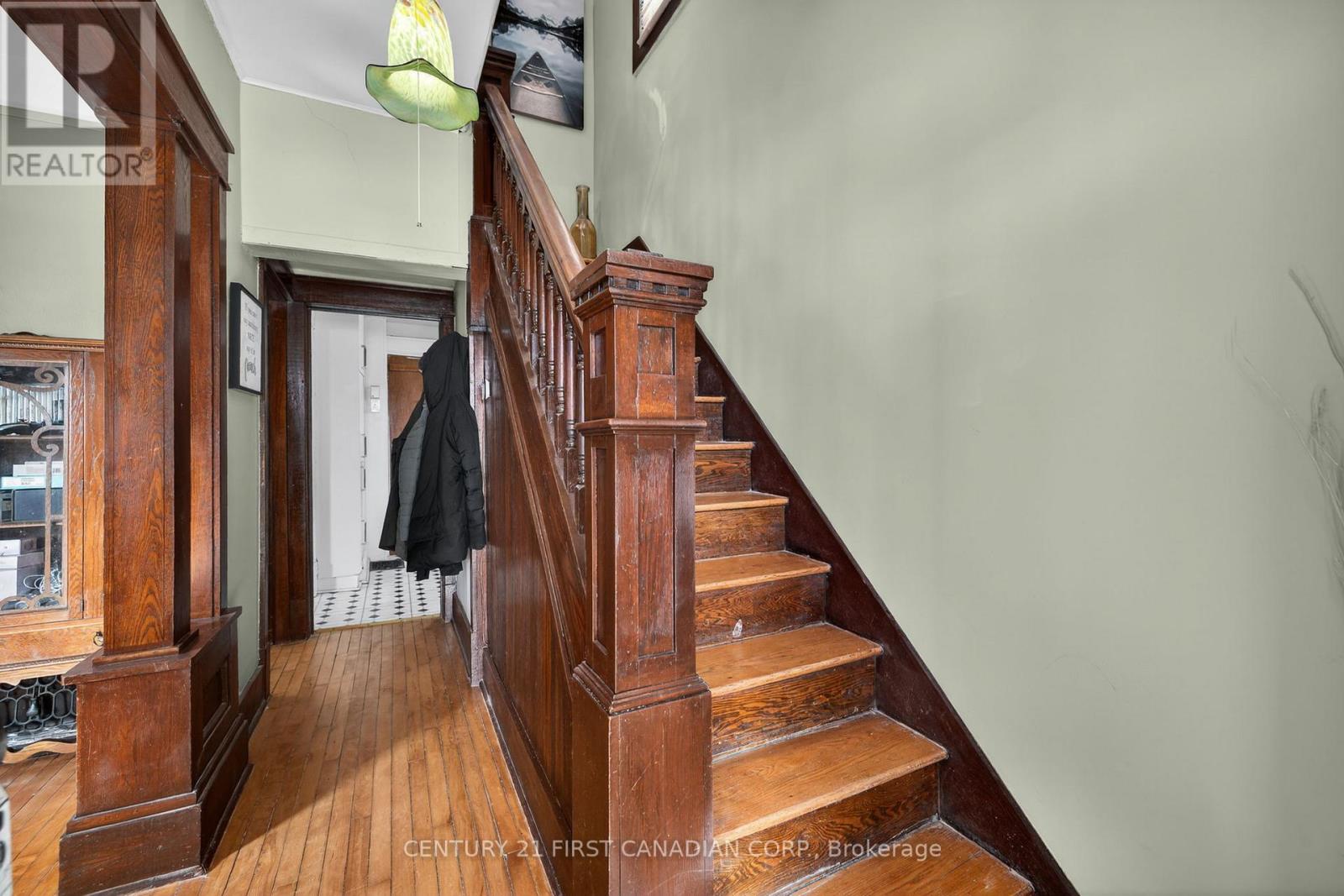 159 Main Street, North Middlesex, Ontario  N0M 2K0 - Photo 6 - X12866754