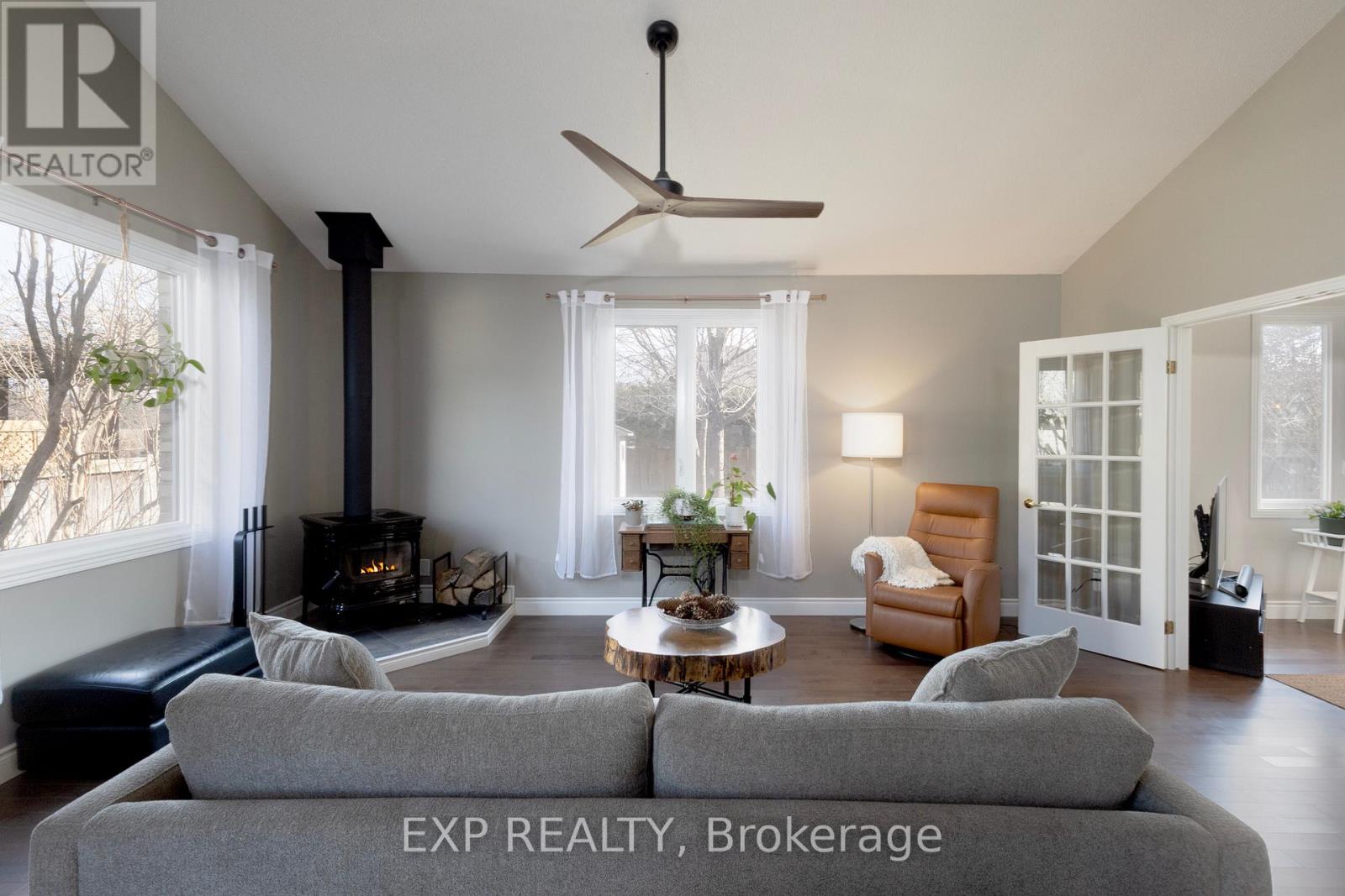 109 Parkview Drive, Thames Centre, Ontario  N0L 1G2 - Photo 6 - X12866882