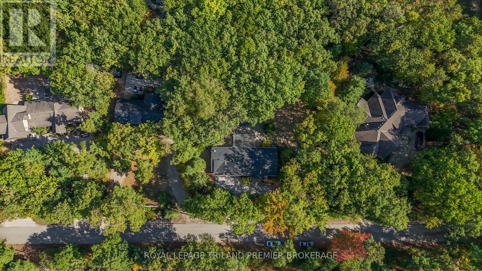 10300 Beach O'pines Road, Lambton Shores, Ontario  N0M 1T0 - Photo 37 - X12866916