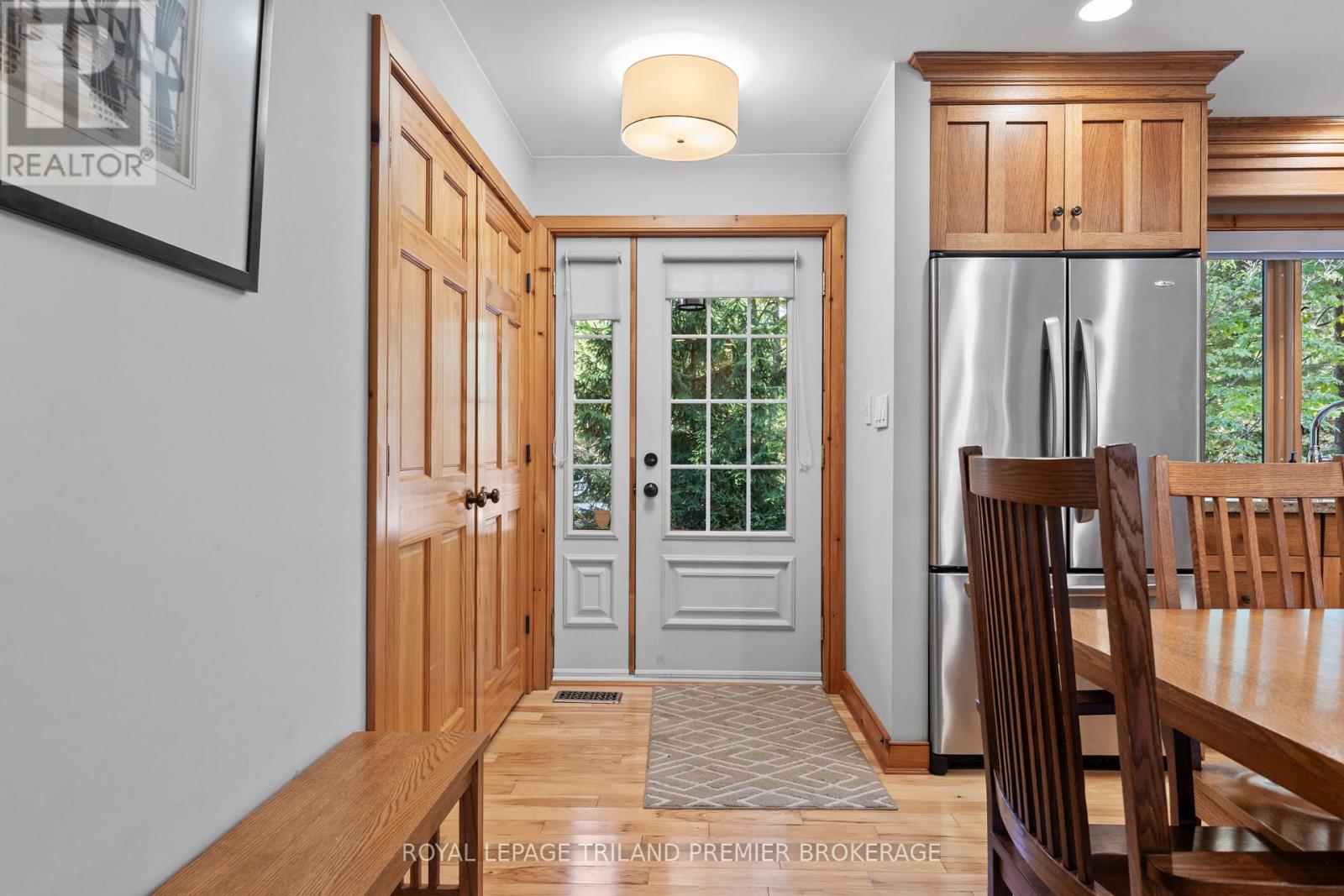 10300 Beach O'pines Road, Lambton Shores, Ontario  N0M 1T0 - Photo 4 - X12866916