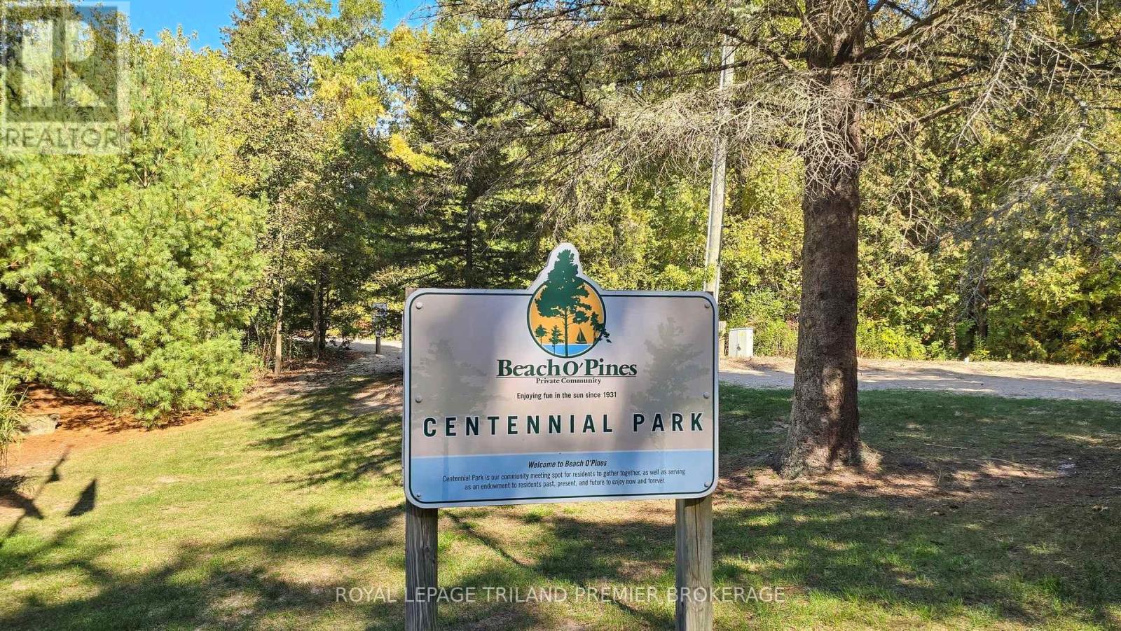 10300 Beach O'pines Road, Lambton Shores, Ontario  N0M 1T0 - Photo 40 - X12866916