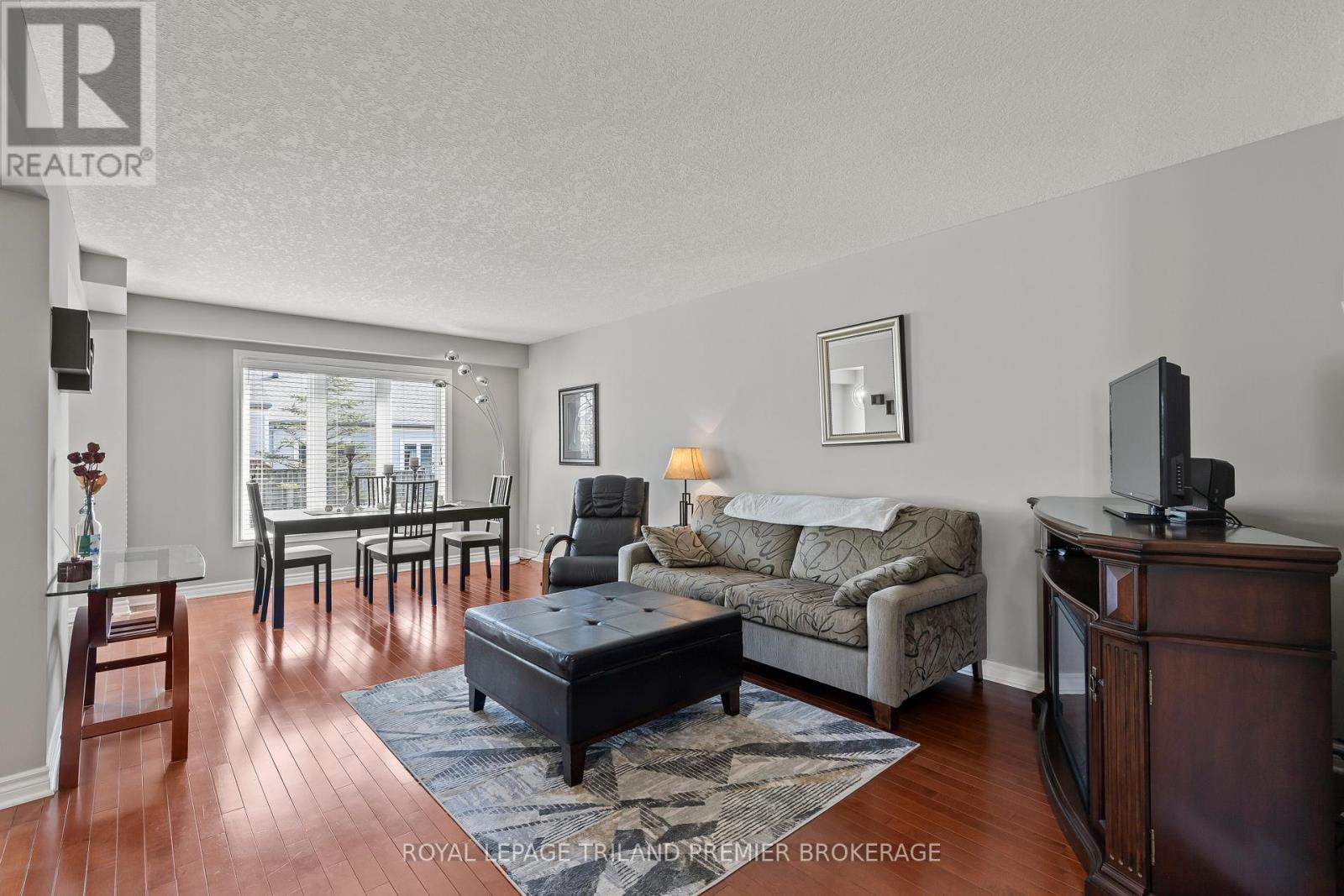 492 Sunnystone Road, London North, Ontario  N5X 4R5 - Photo 6 - X12866990