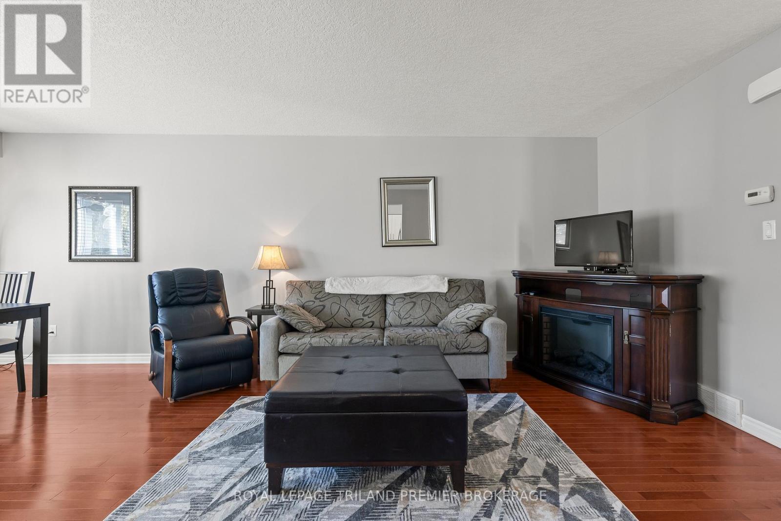 492 Sunnystone Road, London North, Ontario  N5X 4R5 - Photo 8 - X12866990