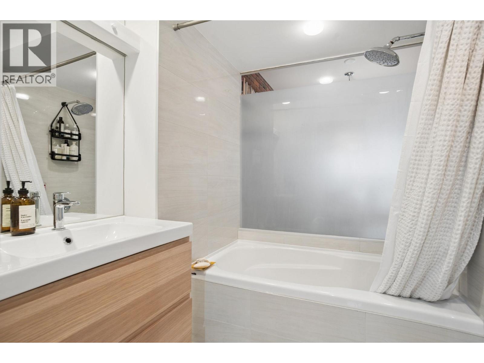 401 1072 Hamilton Street, Vancouver, British Columbia  V6B 2R9 - Photo 32 - R3097477