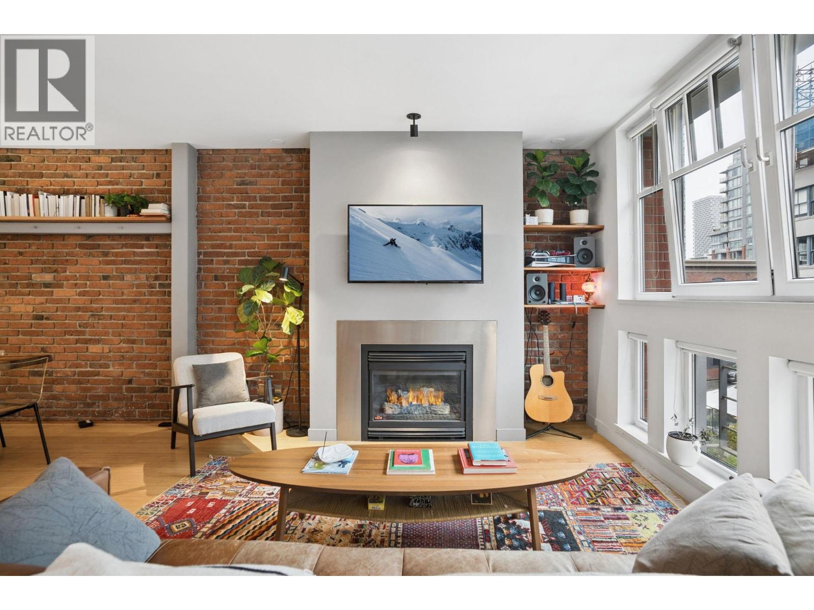 401 1072 Hamilton Street, Vancouver, British Columbia  V6B 2R9 - Photo 3 - R3097477