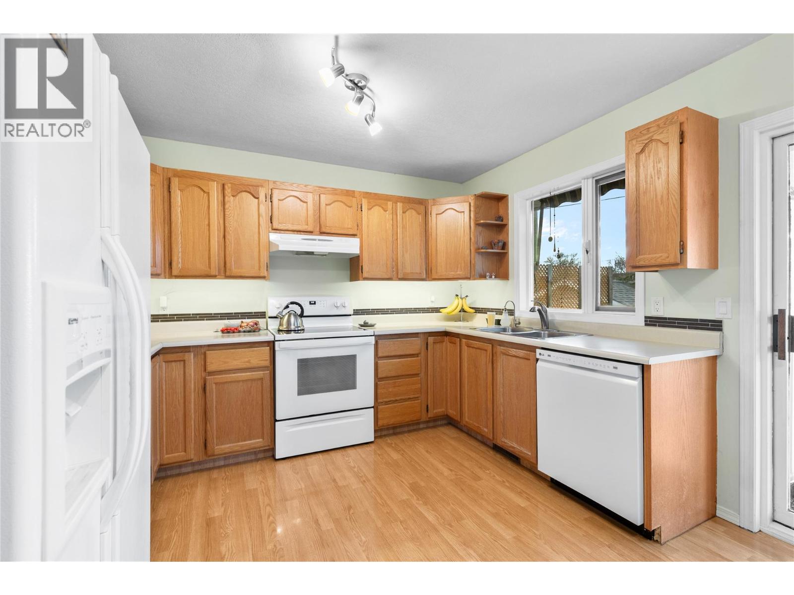 1416 12 Street, Vernon, British Columbia  V1B 2S6 - Photo 11 - 10378580