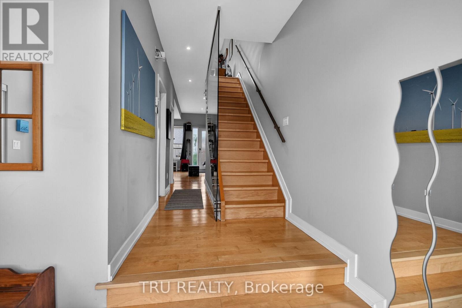 68 Stonehurst Avenue, Ottawa, Ontario  K1Y 1R5 - Photo 5 - X12866914