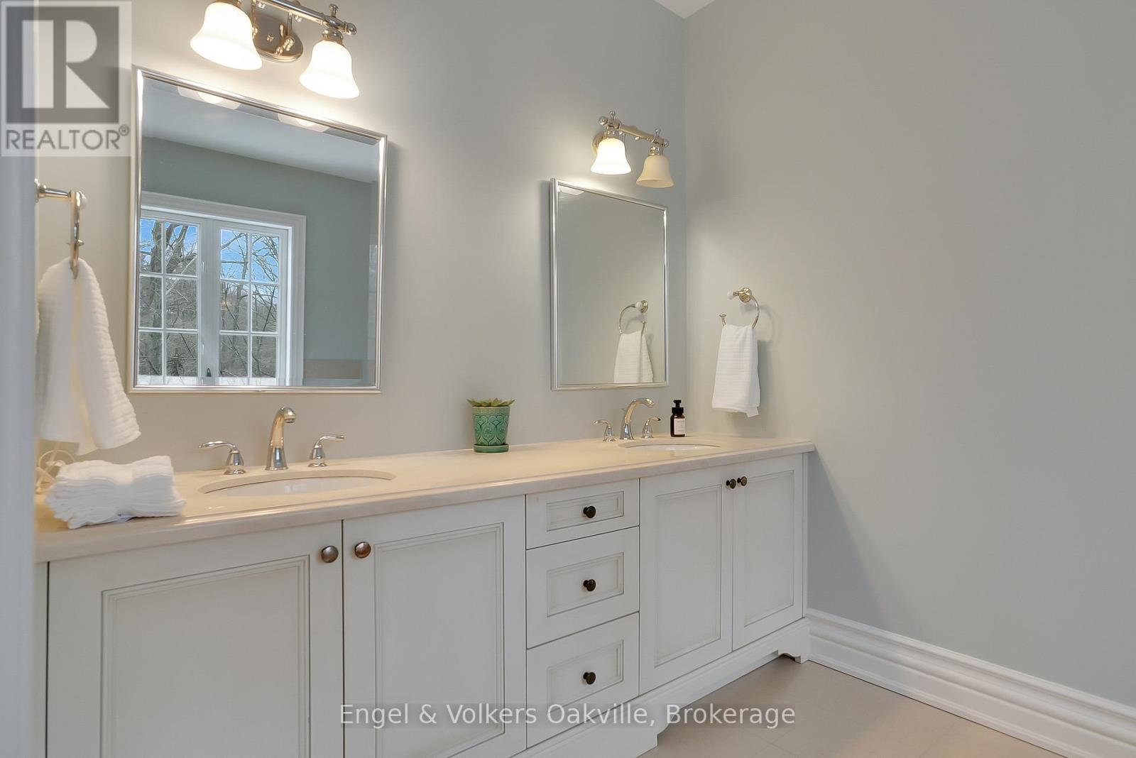 493 Berkley Court, Oakville, Ontario  L6H 6Y9 - Photo 22 - W12866960