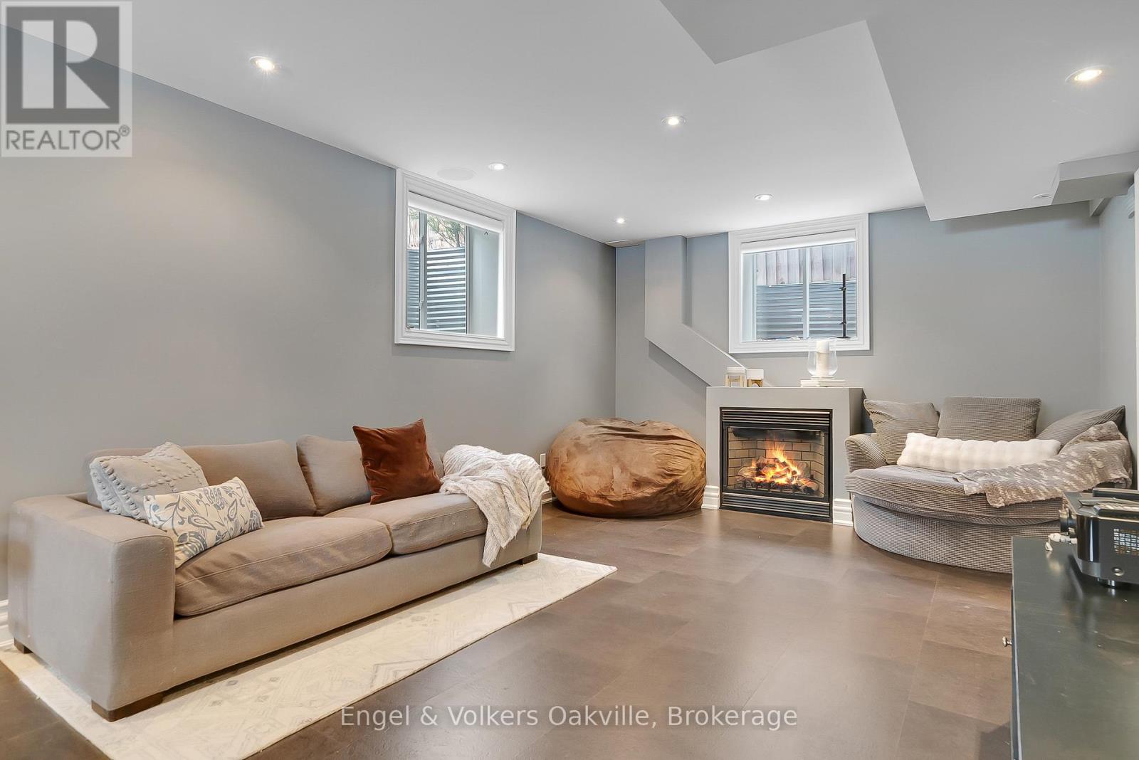 493 Berkley Court, Oakville, Ontario  L6H 6Y9 - Photo 29 - W12866960