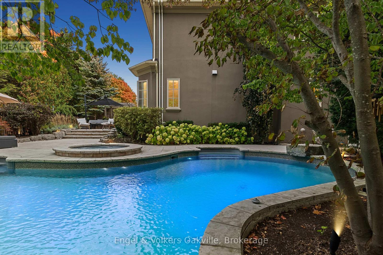 493 Berkley Court, Oakville, Ontario  L6H 6Y9 - Photo 4 - W12866960