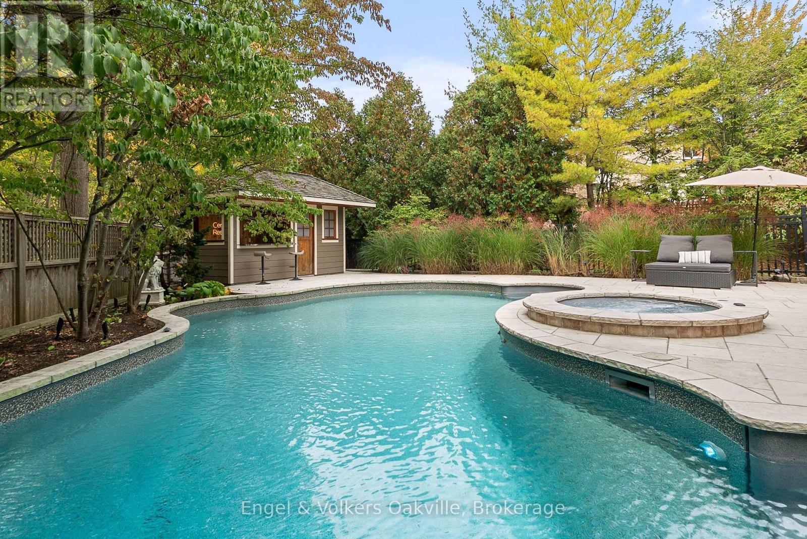 493 Berkley Court, Oakville, Ontario  L6H 6Y9 - Photo 5 - W12866960