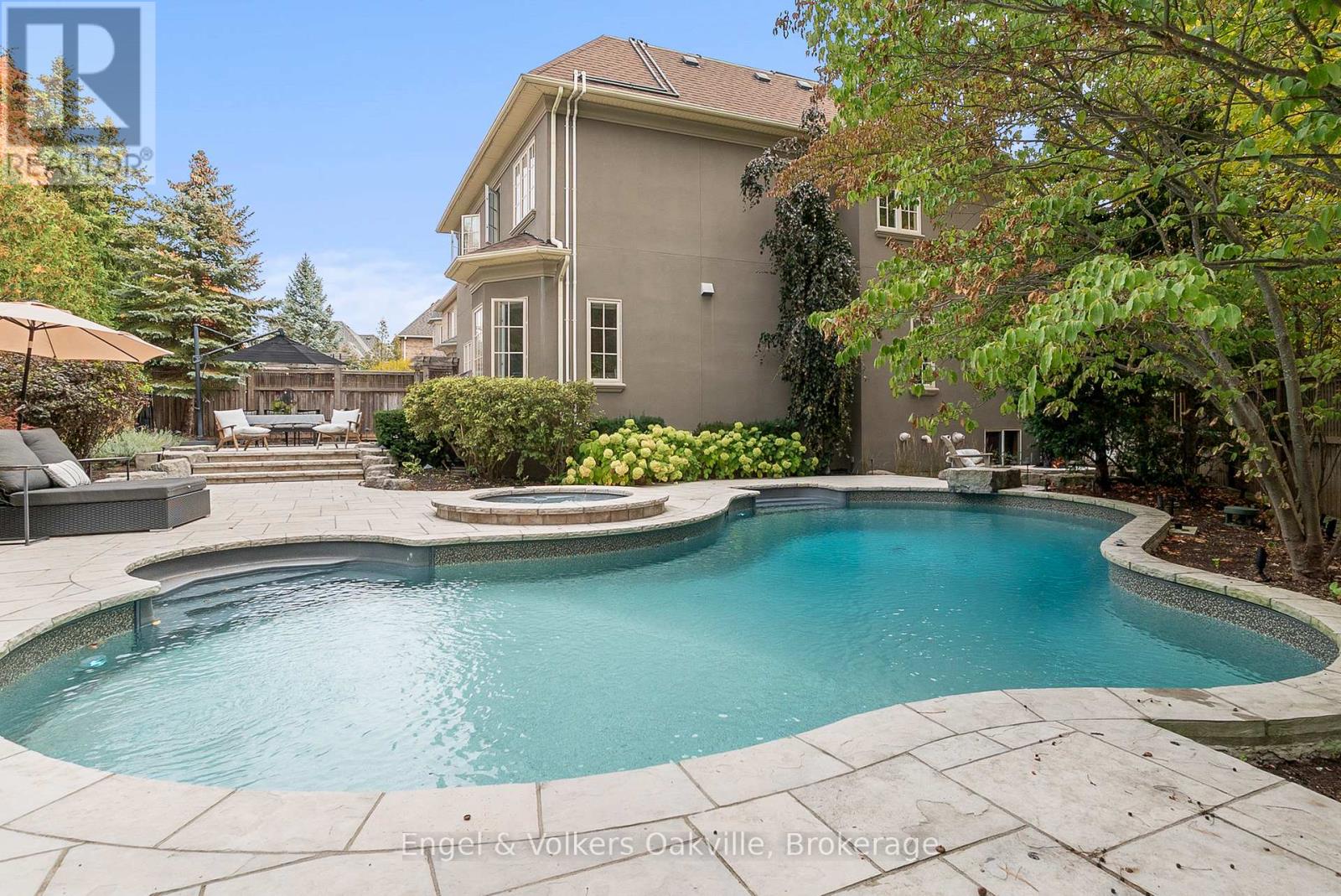 493 Berkley Court, Oakville, Ontario  L6H 6Y9 - Photo 6 - W12866960