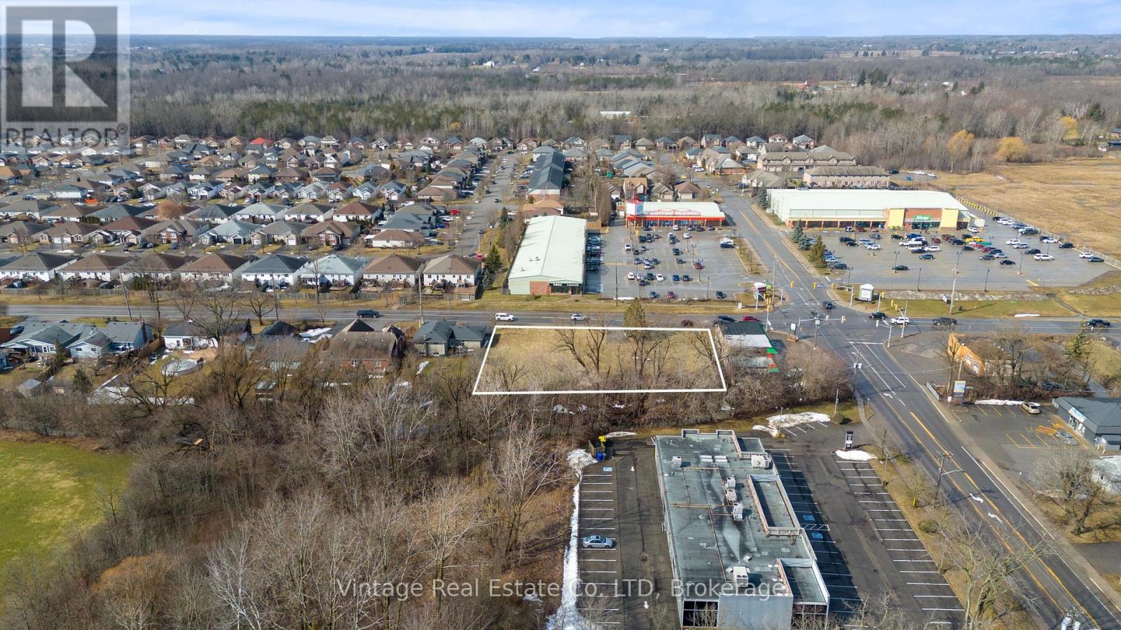 592 South Pelham Road, Welland, Ontario  L3C 3C6 - Photo 1 - X12866886