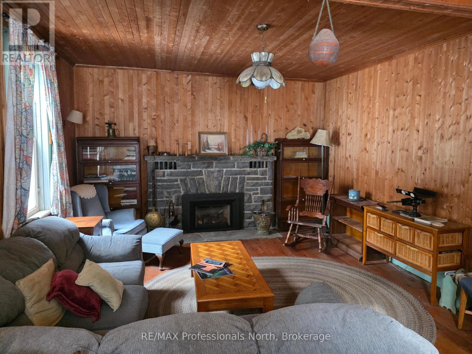 231 Kay Road W, Huntsville, Ontario  P0B 1L0 - Photo 11 - X12866826